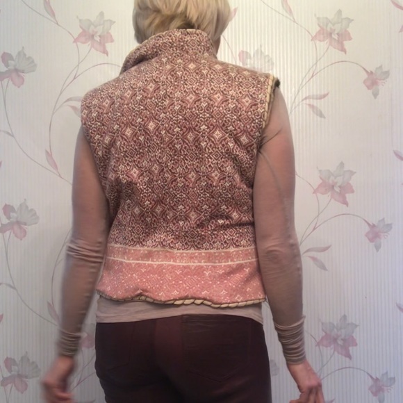 CLOSET CLEAR OUT! reversible vest by Elie Tahari - Picture 4 of 8